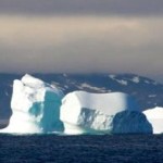 Smaller iceberg drifting in Cumberland Sound. Photo/Alex Forrest