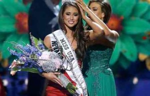 Miss Nevada USA Nia Sanchez is crowned Miss USA during the Miss USA 2014 pageant in Baton Rouge, La., Sunday, June 8, 2014. (AP Photo/Jonathan Bachman)