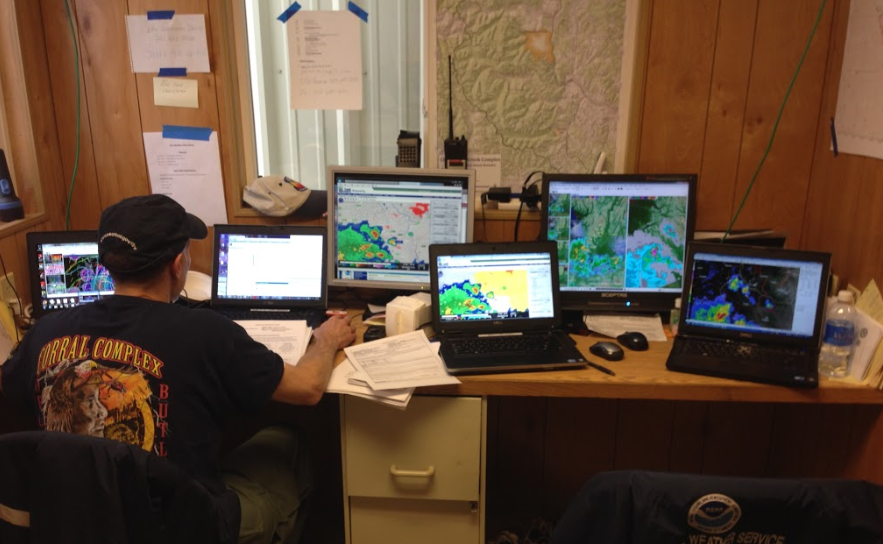 The set-up for an IMET who is keeping tabs on the weather at a fire incident. Photo/NOAA