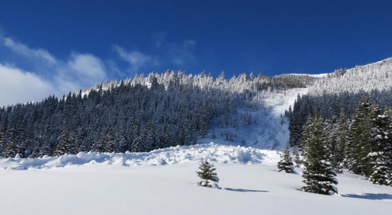 Tahoe neighborhoods under avalanche warning